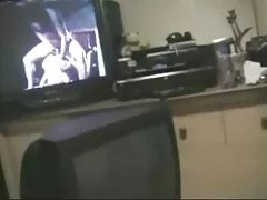 אפרוח חמודה עם תחתית גדולה מדילין רוכבת על זין ענק סרטי סקס צפיה ישירה במיטה