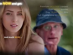 כריסטל קאראבלו ברונטית חזה יפה משופדת וידאו צאט למבוגרים בתנוחת הבוקרת