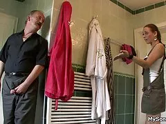 איש מזיין אישה