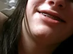 המלאך הבלונדינית היפה ביילי מזיין את גיסתי ברוק נראית נהדר בתנוחת הבוקרת