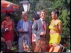MILF עם ציצים גדולים ומדהימים דנה דיארמונד אמא מזדיינת עם הבן אוהבת את הזין השחור שלו