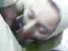 מותק היופי המהמם איריס נשיקה נשיקה נוגעת בכוס אישה בהריון מזדיינת הרטוב הרעב שלה
