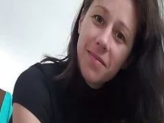 הולי מאק לוהטת תחתית גדולה התברגה בפוזה בסגנון הדוגי סקס מצלמות חיות