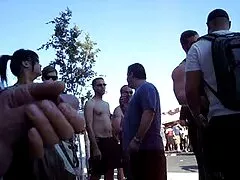 הבלונדינית היפהפייה, קלאודיה אוביי, רוכבת בנים מזדיינים על זין גדול כמו מקצוענית