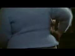 ברונטית נאה בגרביים סטייסי סקס מצלמות חיות קרוז פותחת את הכוס שלה